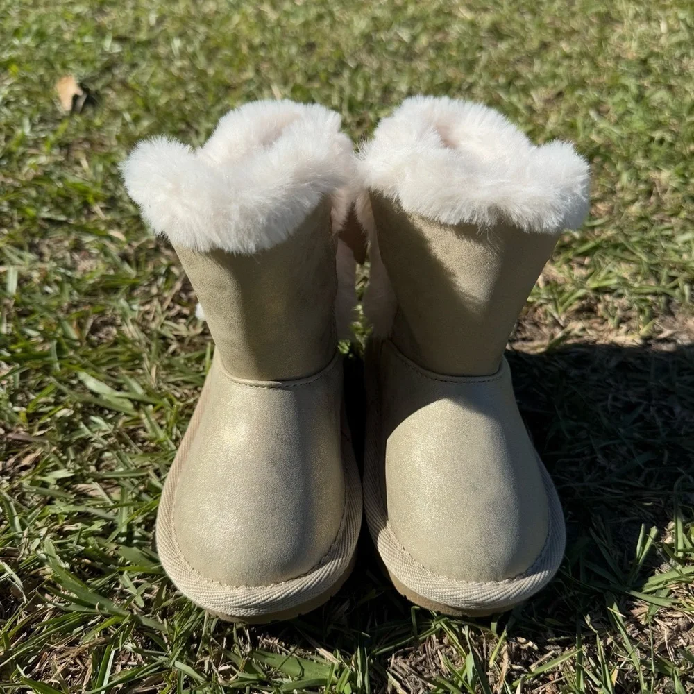 The Children’s Place Toddler Girls Boots‎ Size 5 Beige Faux Fur Bow Winter NWOT